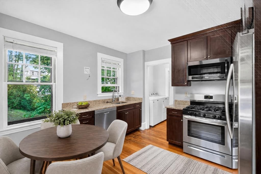 103-105 Colbourne Crescent, Brookline MA 02445 photo 3