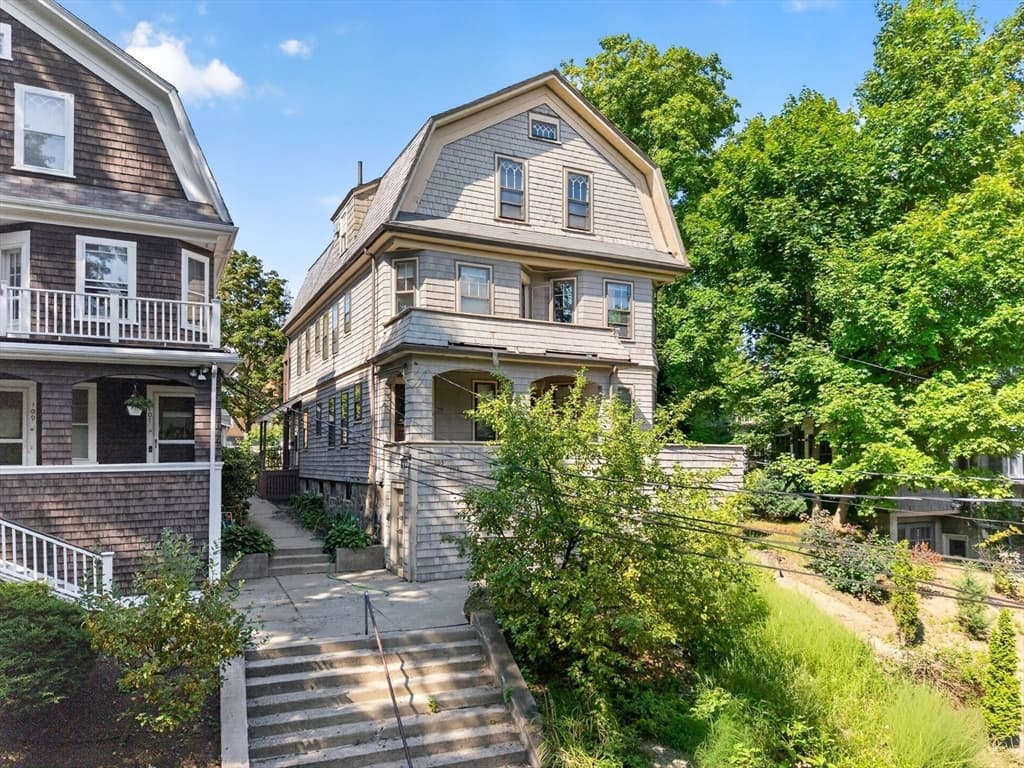 103-105 Colbourne Crescent, Brookline MA 02445 photo 32