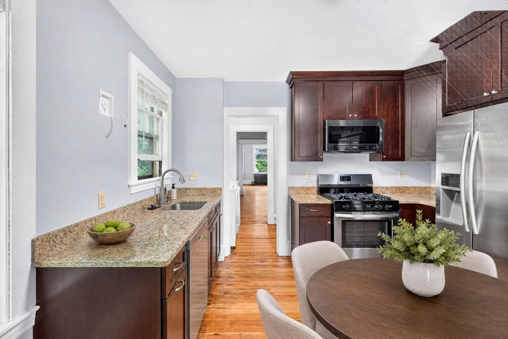 103-105 Colbourne Crescent, Brookline MA 02445 photo 33