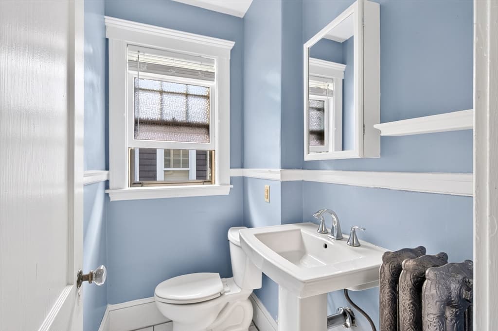 103-105 Colbourne Crescent, Brookline MA 02445 photo 15