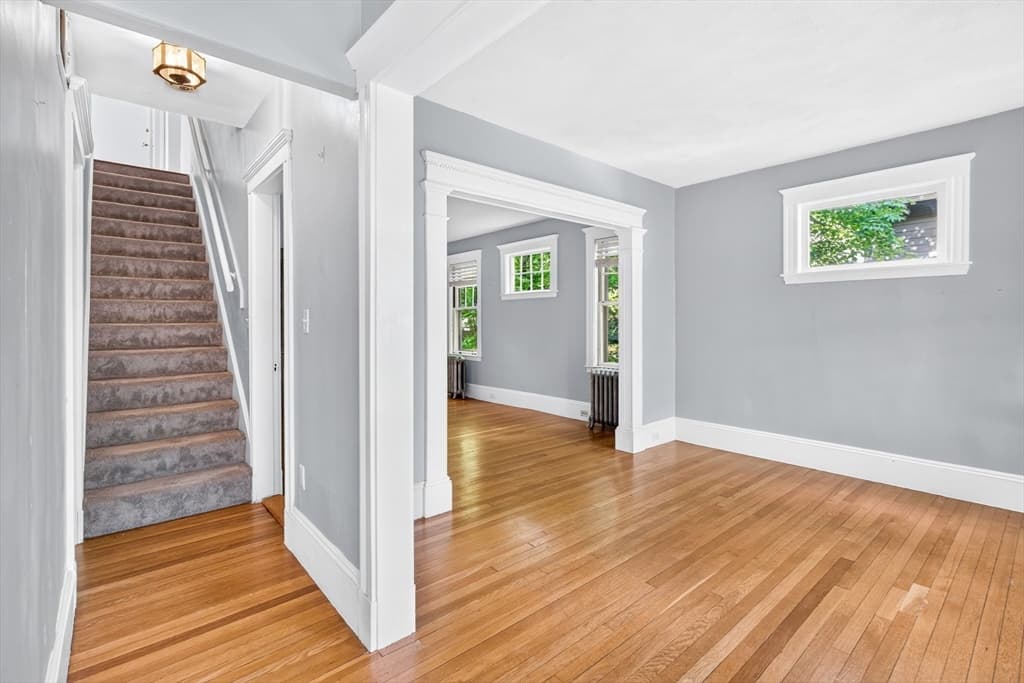 103-105 Colbourne Crescent, Brookline MA 02445 photo 4