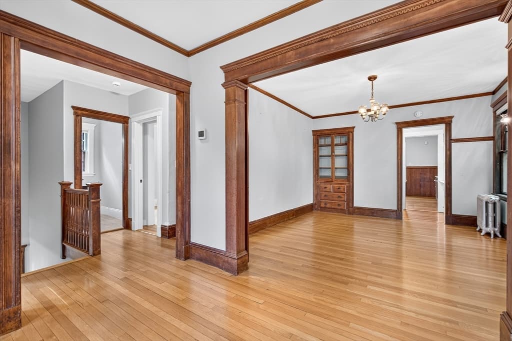103-105 Colbourne Crescent, Brookline MA 02445 photo 21