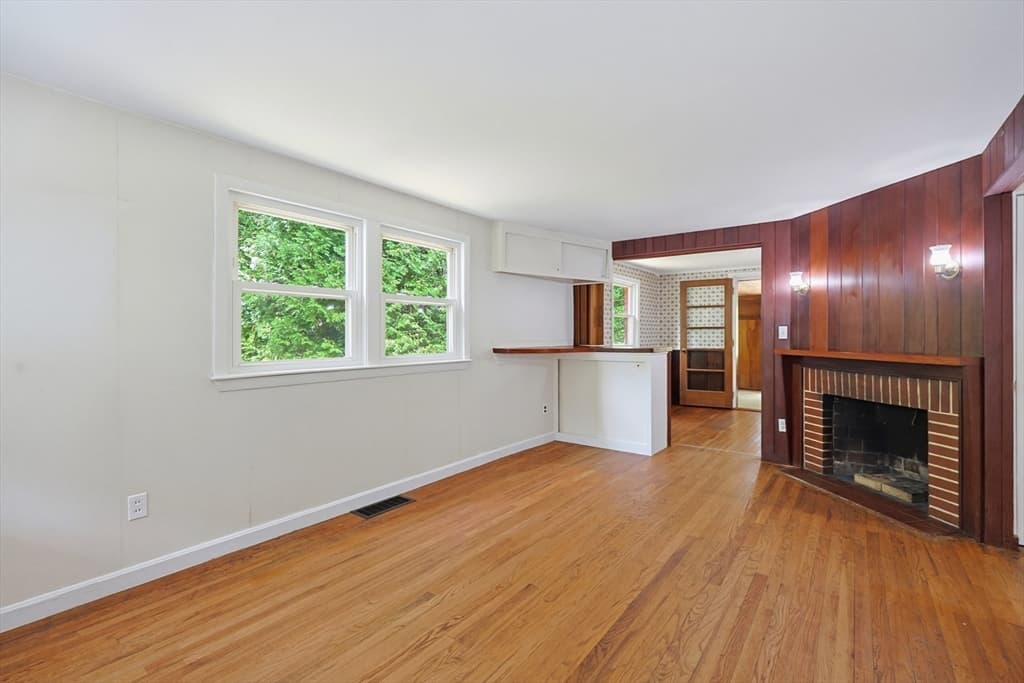 214 School Street, Acton MA 01720 photo 4