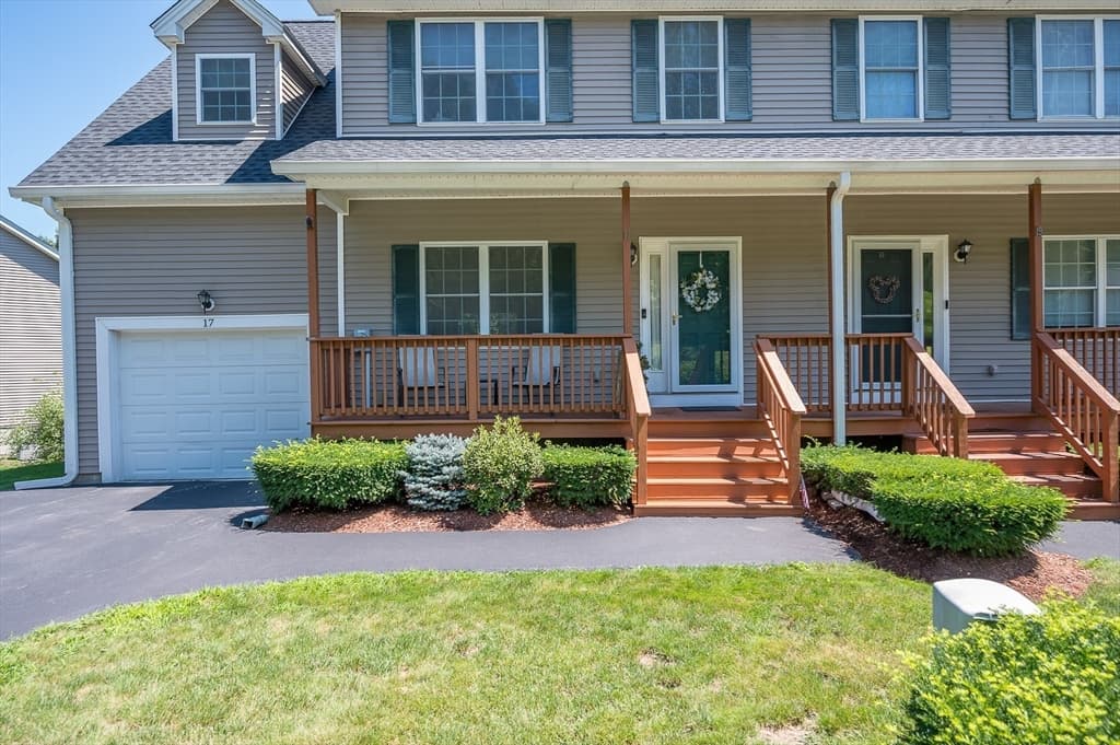 Condominium at 17 Oakes Cir # 17, Millbury MA 01527, Millbury, photo 27 of 34