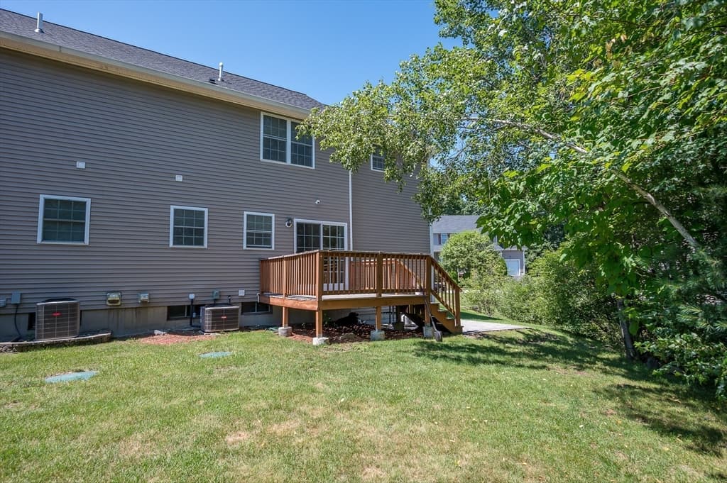 Condominium at 17 Oakes Cir # 17, Millbury MA 01527, Millbury, photo 32 of 34