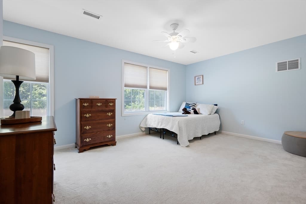 Condominium at 17 Oakes Cir # 17, Millbury MA 01527, Millbury, photo 14 of 34