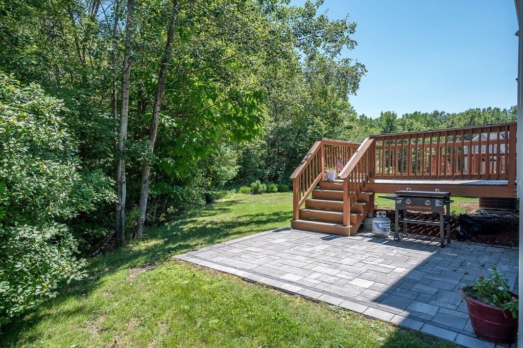 Condominium at 17 Oakes Cir # 17, Millbury MA 01527, Millbury, photo 29 of 34