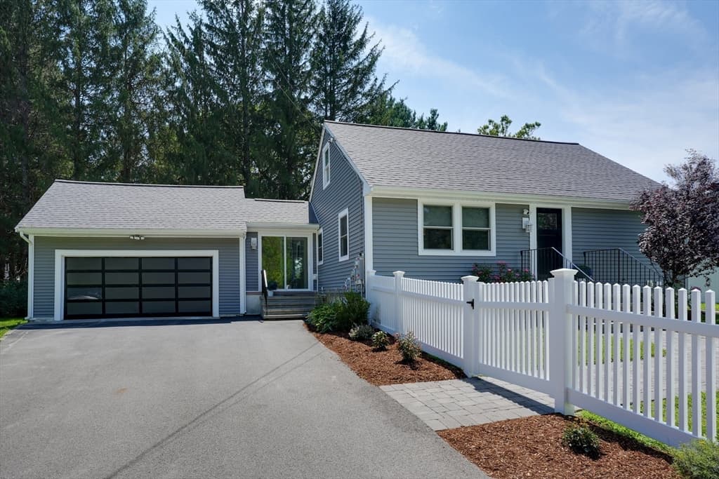1 Charlesgate Road, Hopedale MA 01747 photo 2