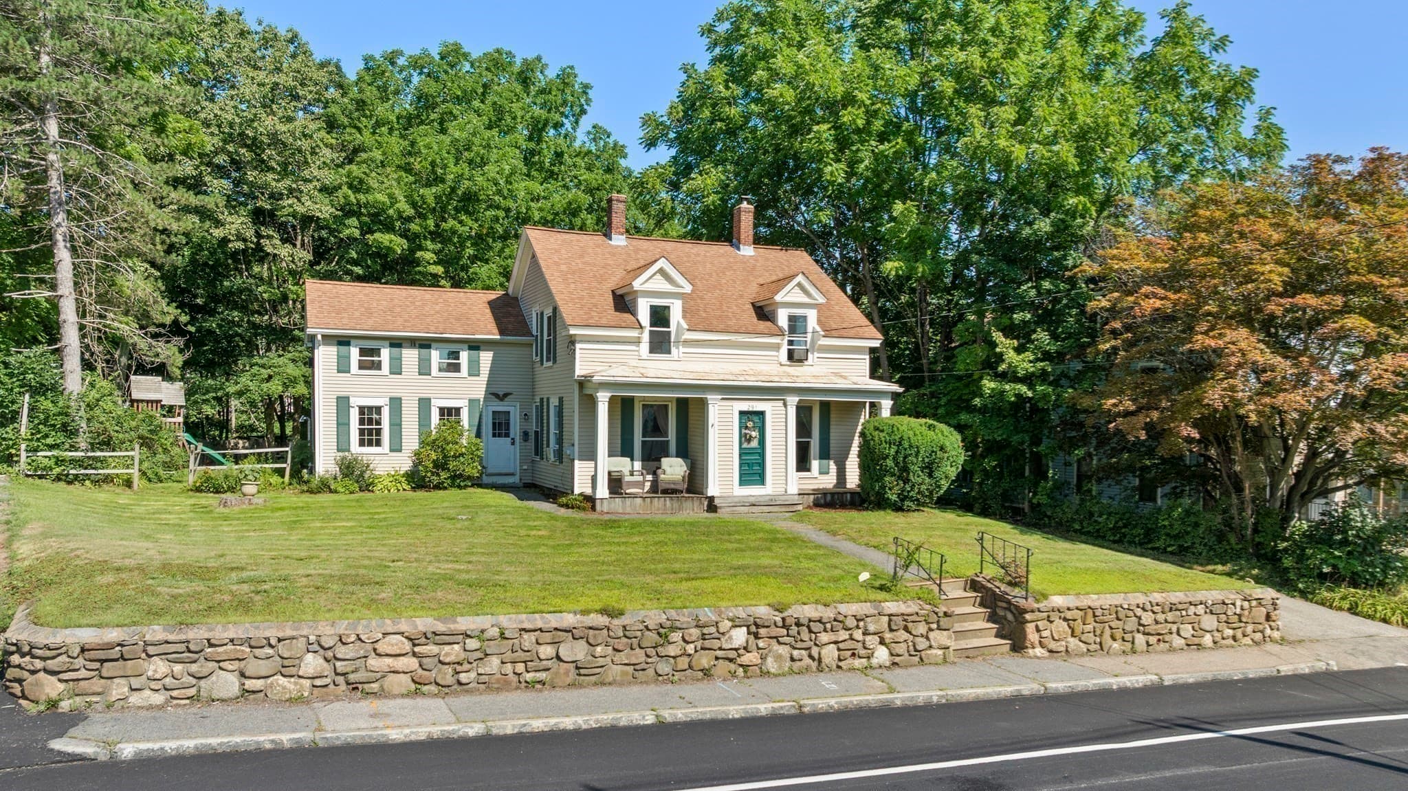 291 N Main St, North Brookfield MA 01535