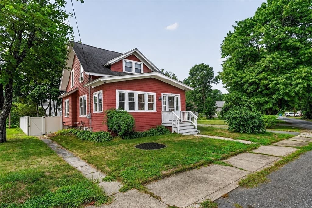 28 Twombley Ave, Billerica MA 01862 photo 2