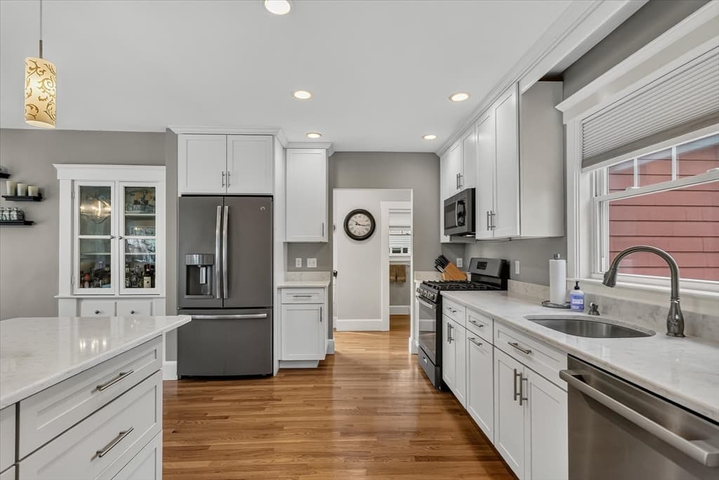 28 Twombley Ave, Billerica MA 01862
