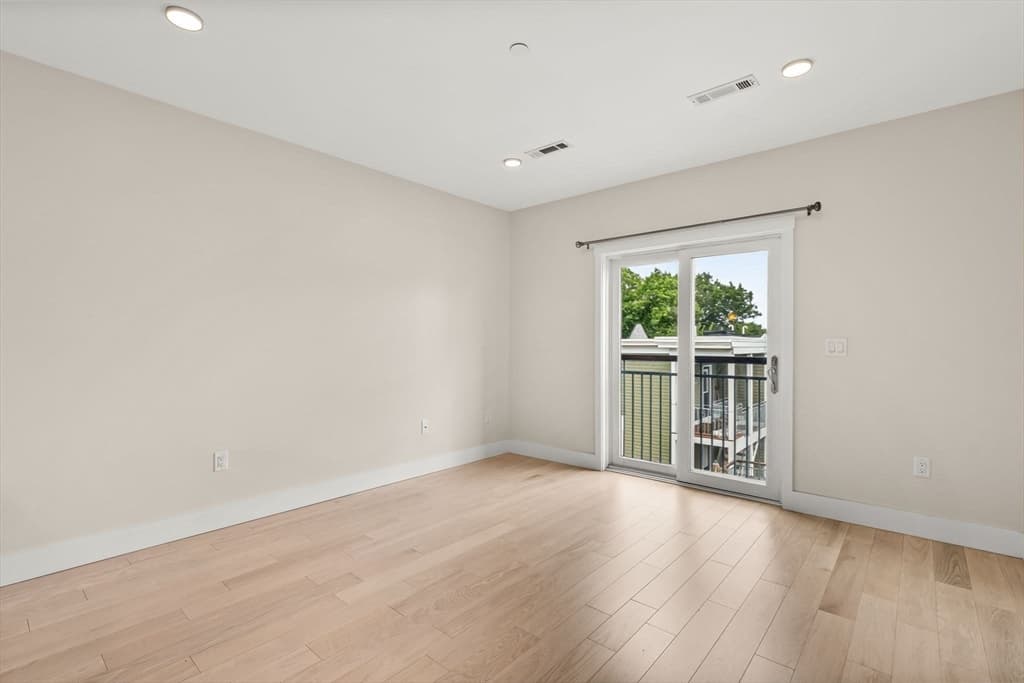 1975 Massachusetts Ave # 302, Cambridge MA 02140 photo 5