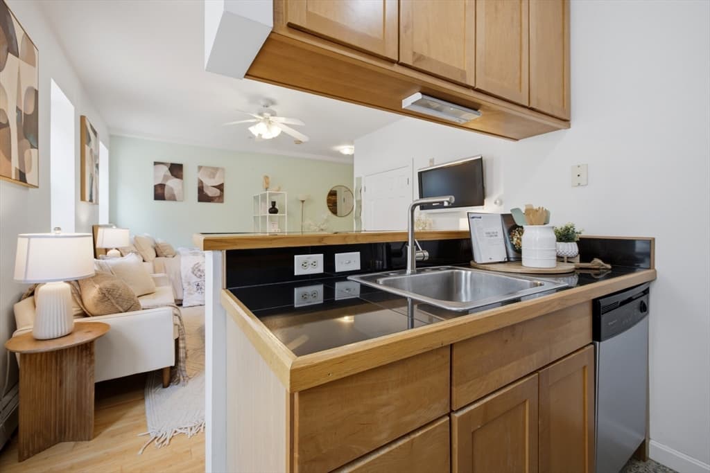 330 Summit Ave # 104, Boston MA 02135 photo 13