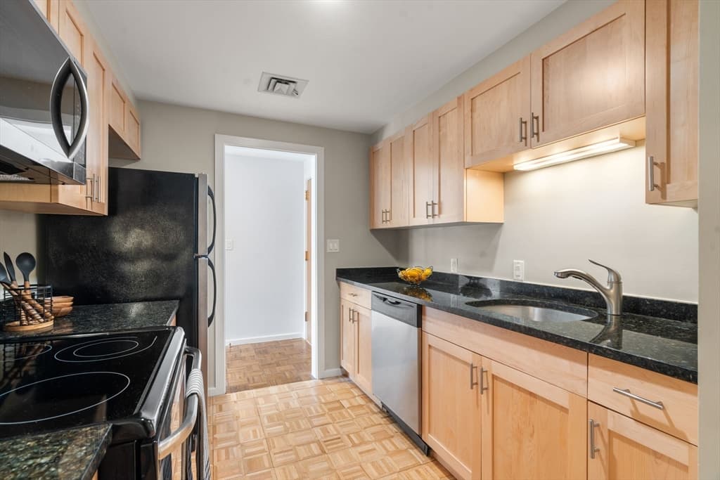 130 Mount Auburn St # 406, Cambridge MA 02138 photo 16