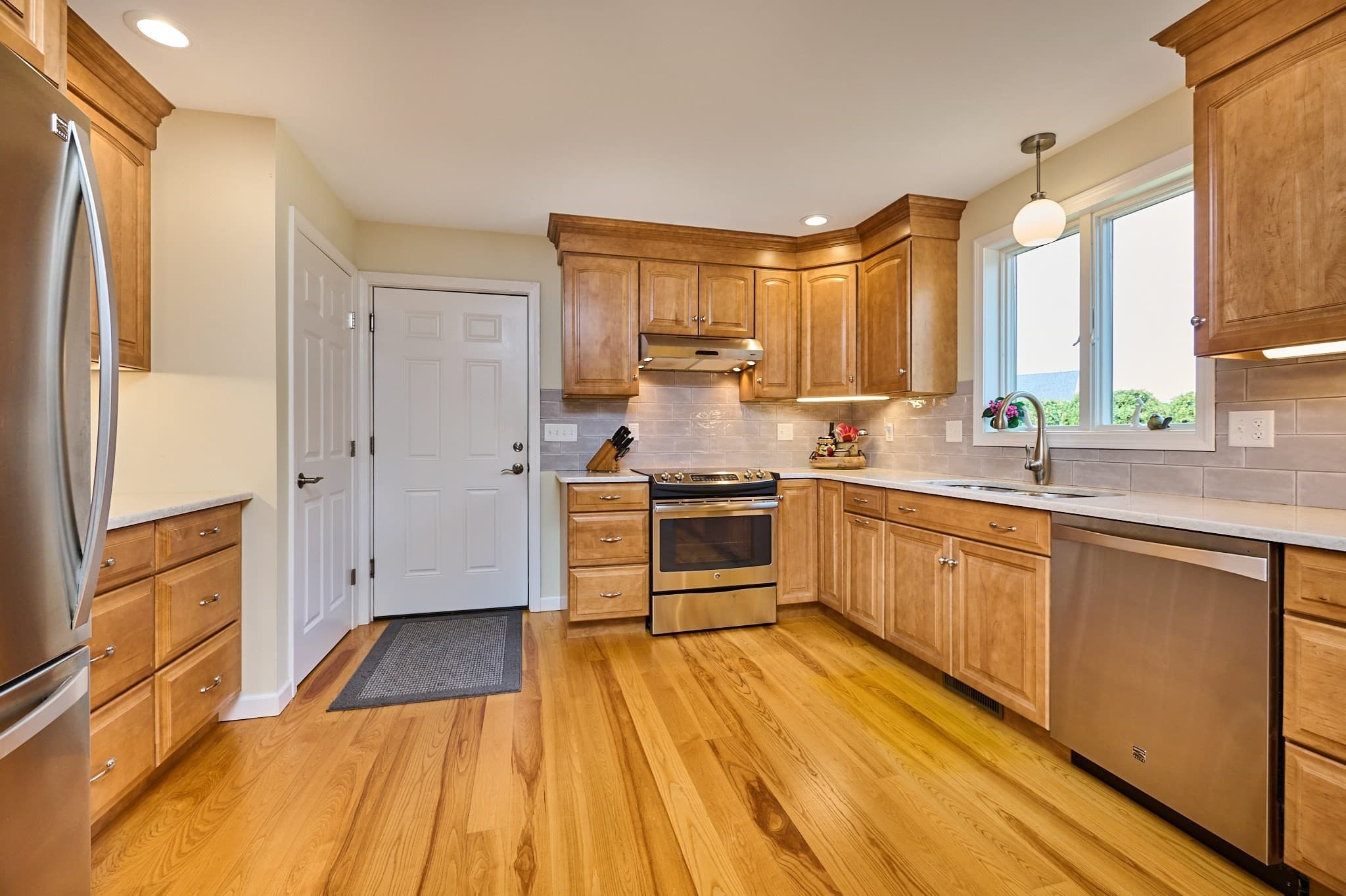 Single Family Residence at 420 Hadley Rd, Sunderland MA 01375, photo 8 of 33