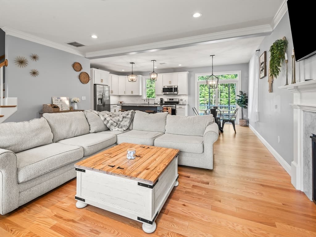 25 Cobblestone Ln, Middleboro MA 02346 photo 6