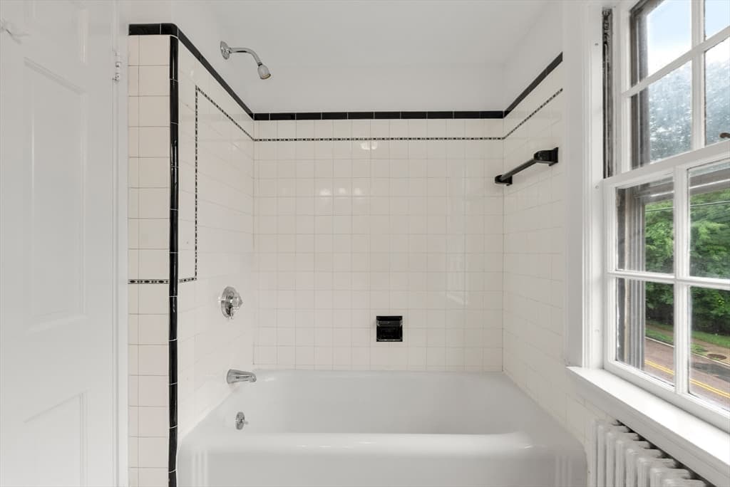 204 Thacher St, Milton MA 02186 photo 17