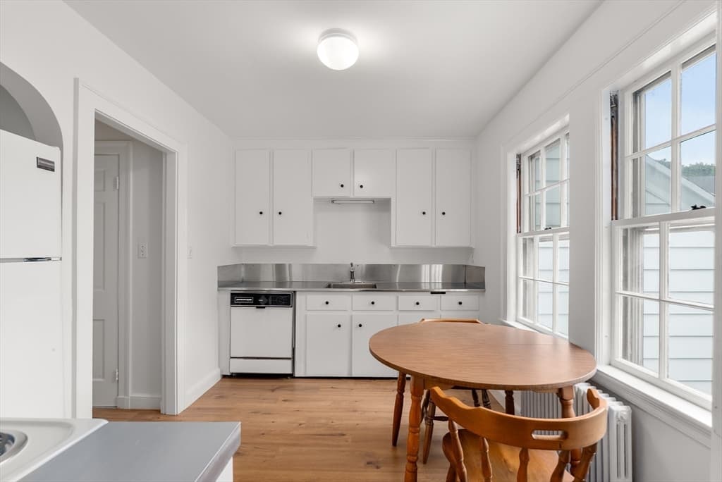 204 Thacher St, Milton MA 02186 photo 9