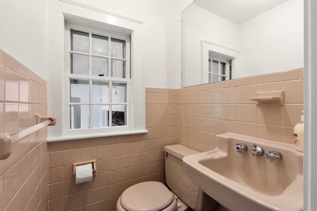 204 Thacher St, Milton MA 02186 photo 18