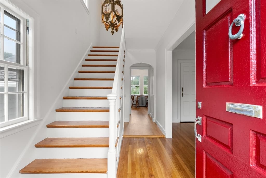 204 Thacher St, Milton MA 02186 photo 4