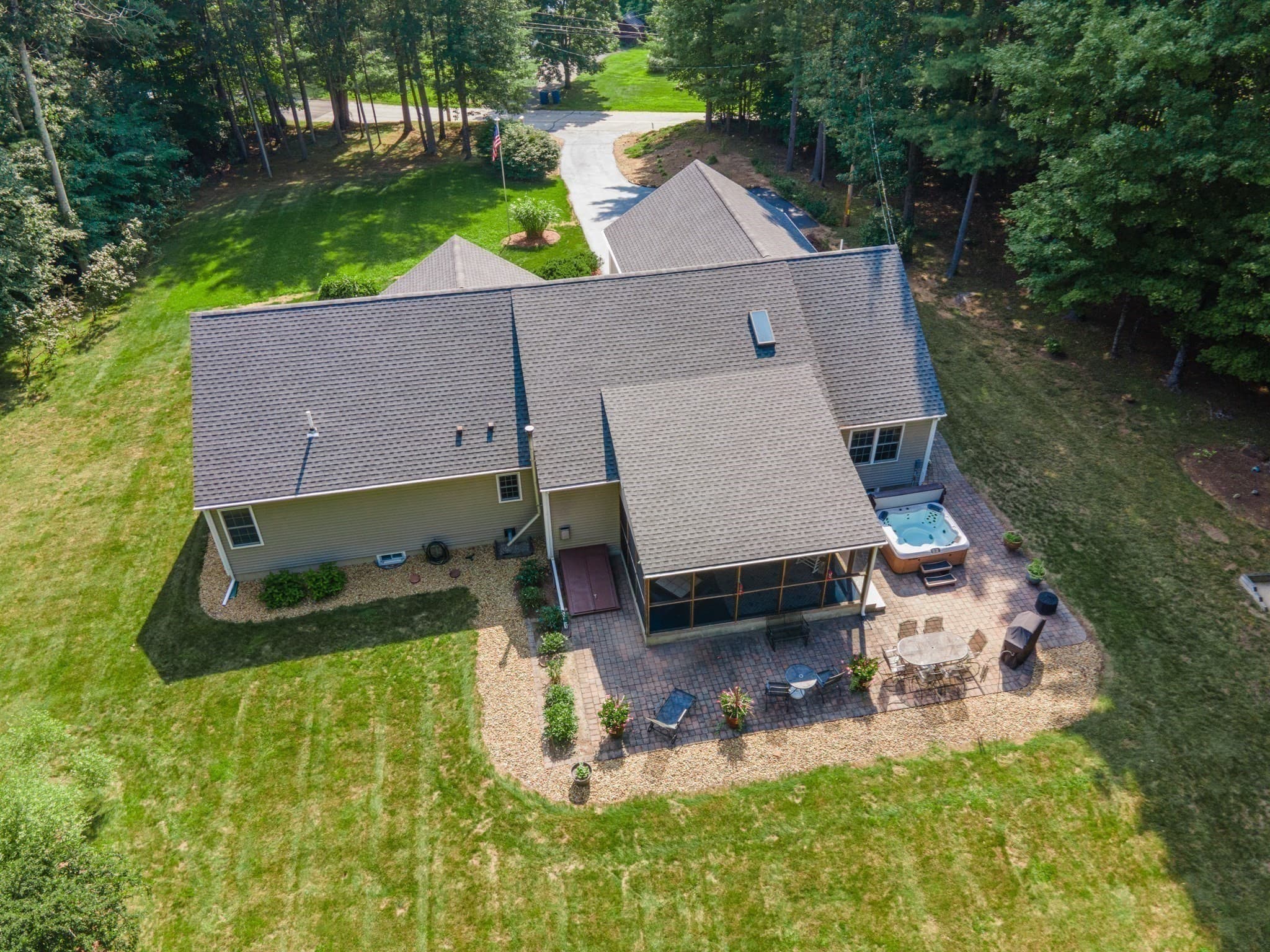 Single Family Residence at 383 Mashapaug Rd, Holland MA 01521, photo 4 of 42