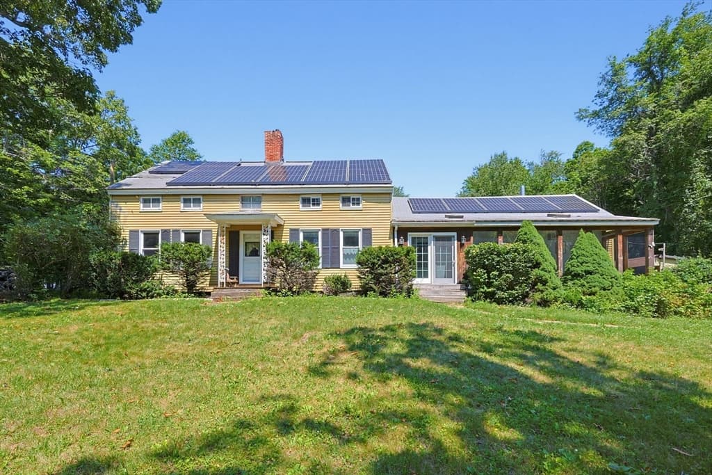 525 Clark St, Gardner MA 01440