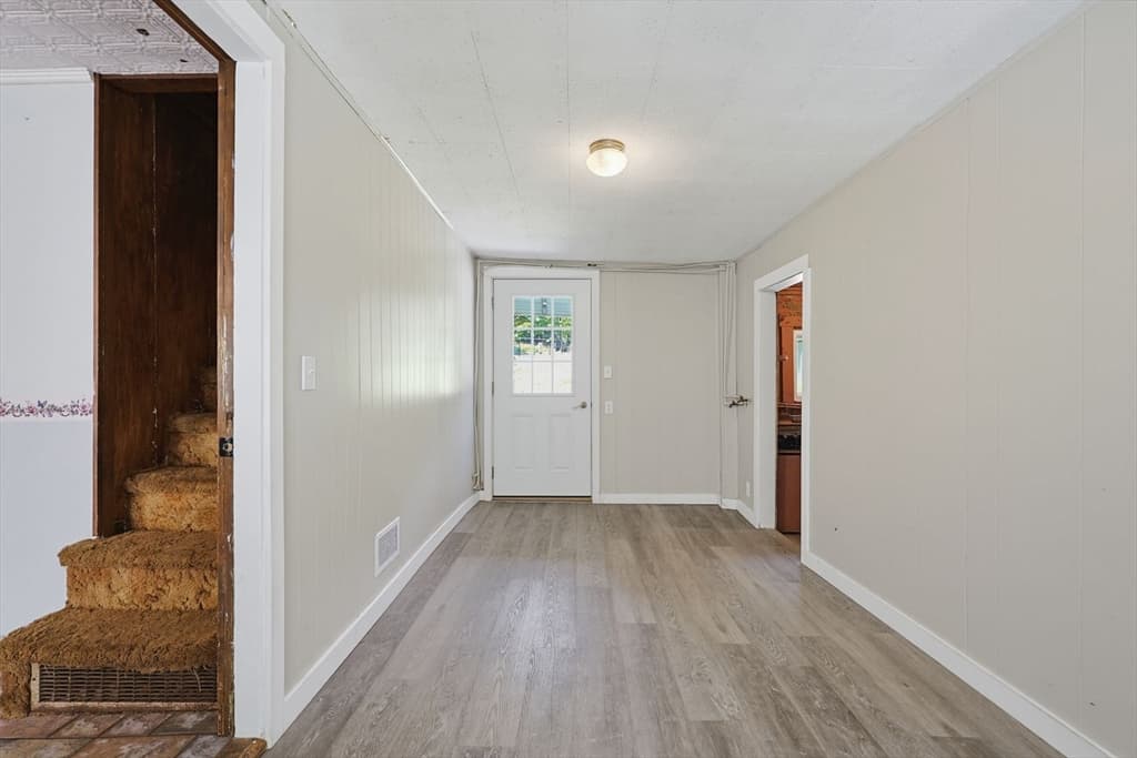 525 Clark St, Gardner MA 01440 photo 14