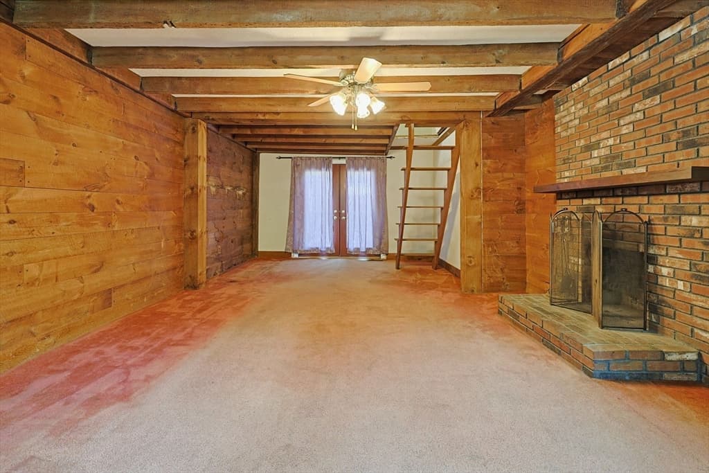 525 Clark St, Gardner MA 01440 photo 4