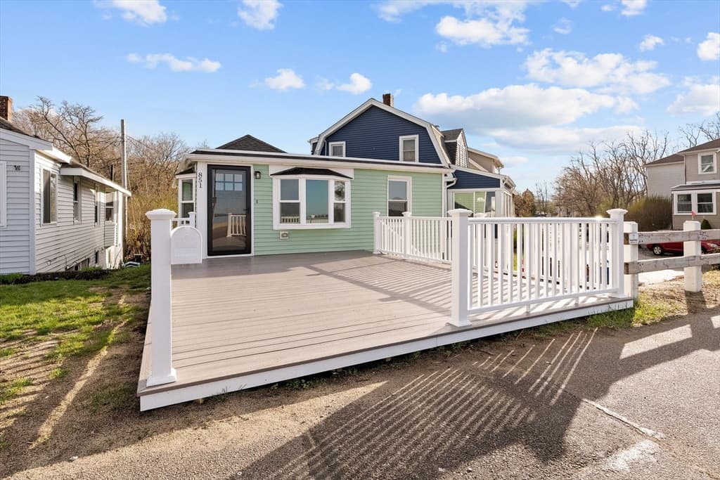 851 Quincy Shore Dr, Quincy MA 02170 photo 2