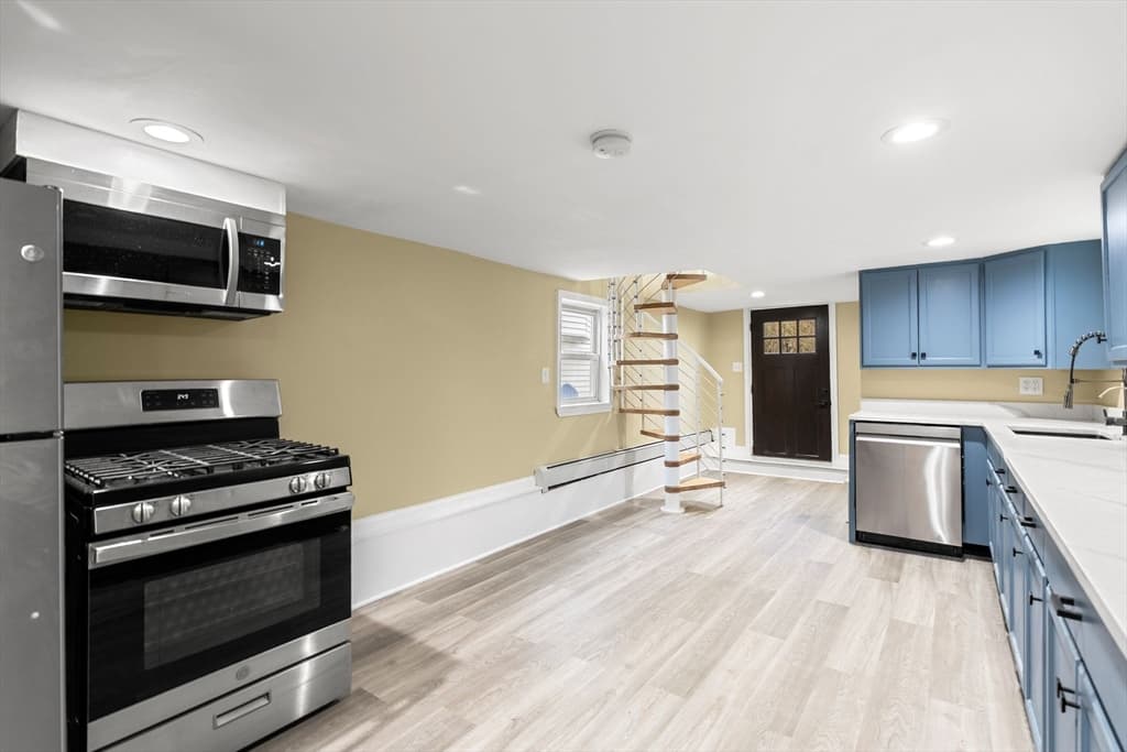 851 Quincy Shore Dr, Quincy MA 02170 photo 16