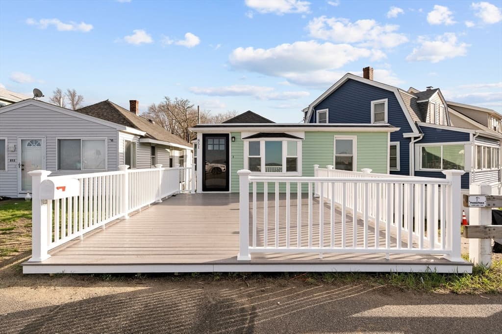 851 Quincy Shore Dr, Quincy MA 02170 photo 3
