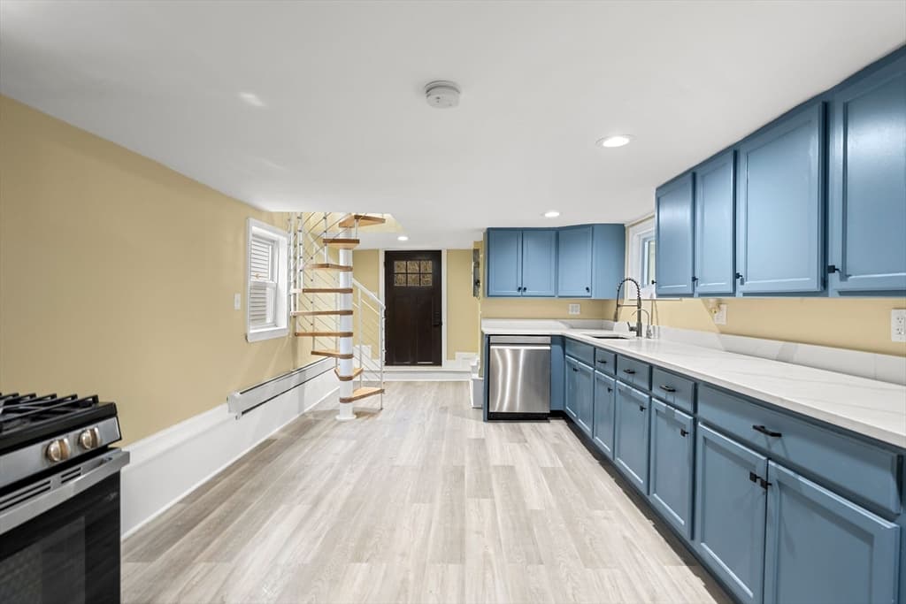 851 Quincy Shore Dr, Quincy MA 02170 photo 18