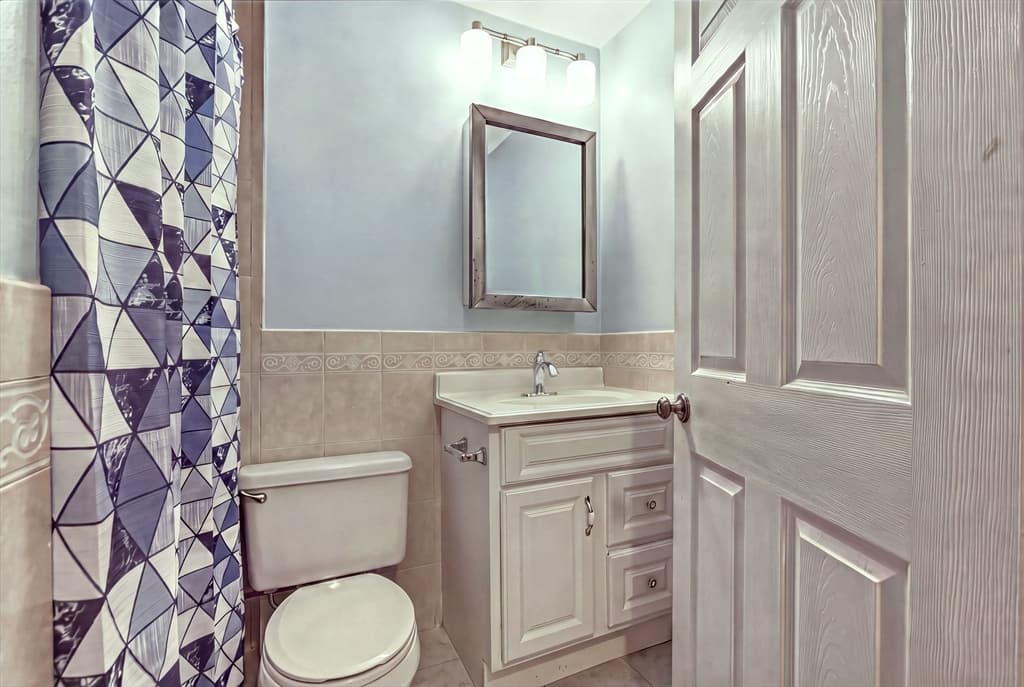 Condominium at 66 Beacon St # 1, Chelsea MA 02150, Chelsea, photo 17 of 27