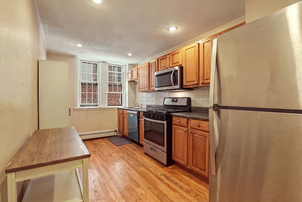 Condominium at 66 Beacon St # 1, Chelsea MA 02150, Chelsea, photo 10 of 27