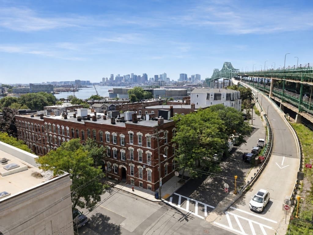 Condominium at 66 Beacon St # 1, Chelsea MA 02150, Chelsea, photo 4 of 27
