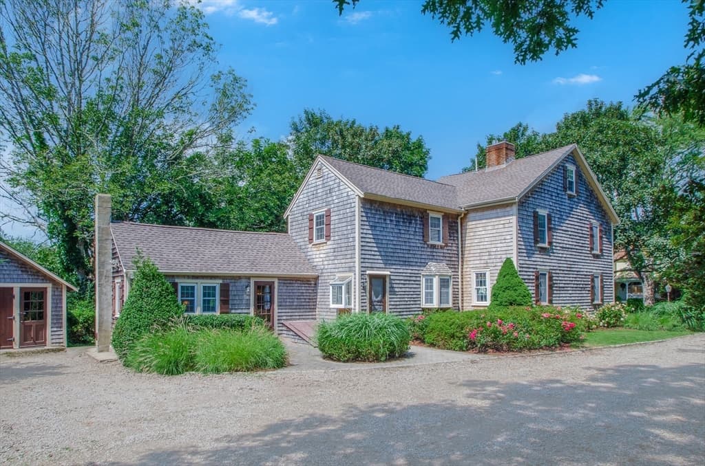 65 Acushnet Rd, Mattapoisett MA 02739