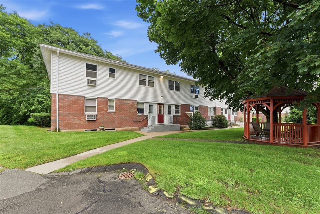 90 Colonial Circle # D, Chicopee MA 01020 photo 23