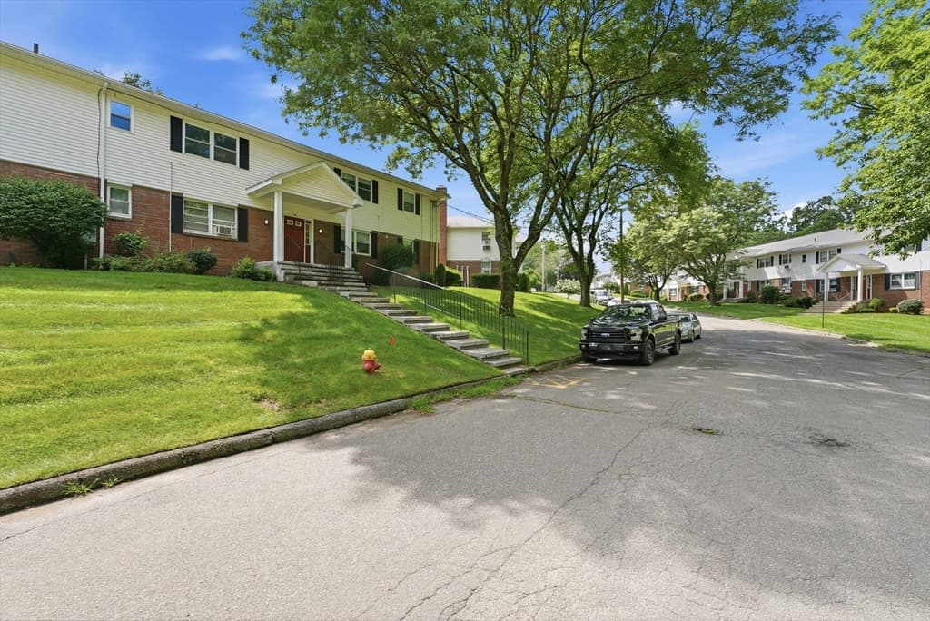 90 Colonial Circle # D, Chicopee MA 01020 photo 22