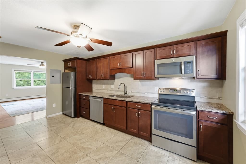 90 Colonial Circle # D, Chicopee MA 01020 photo 8