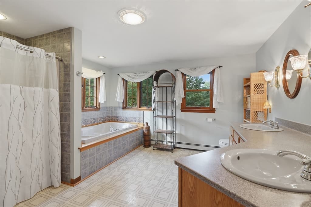63 Jamestown Road, Leominster MA 01453 photo 32