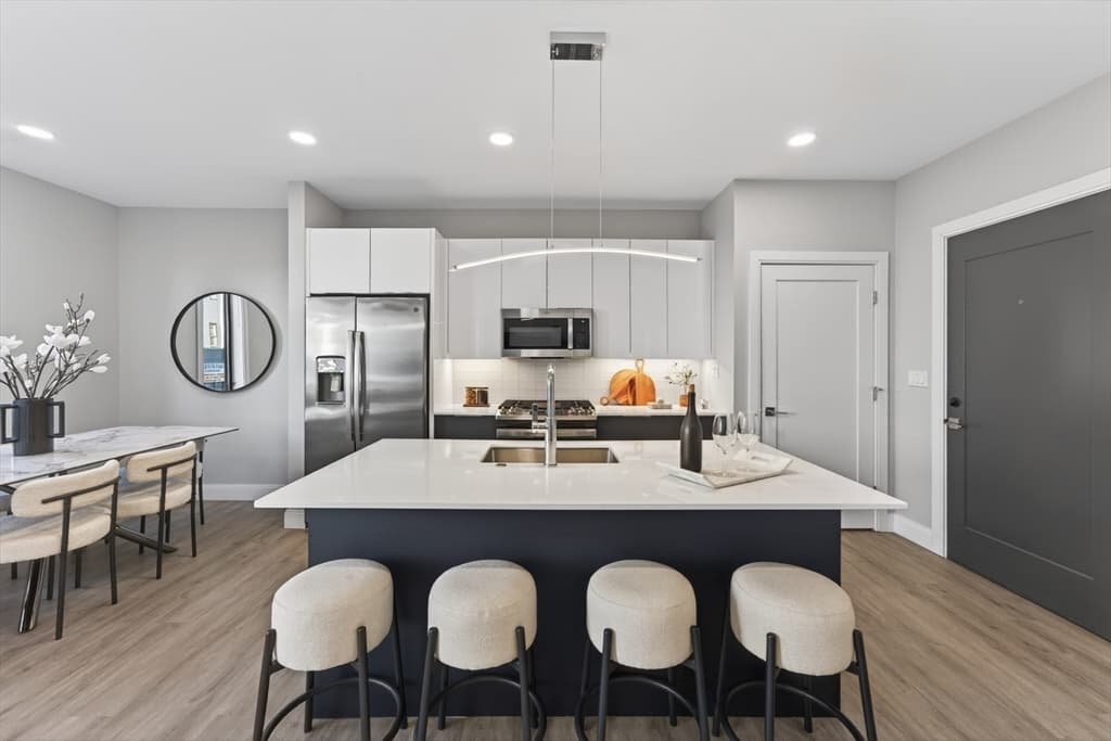 656 Saratoga # 205, Boston MA 02128 photo 5