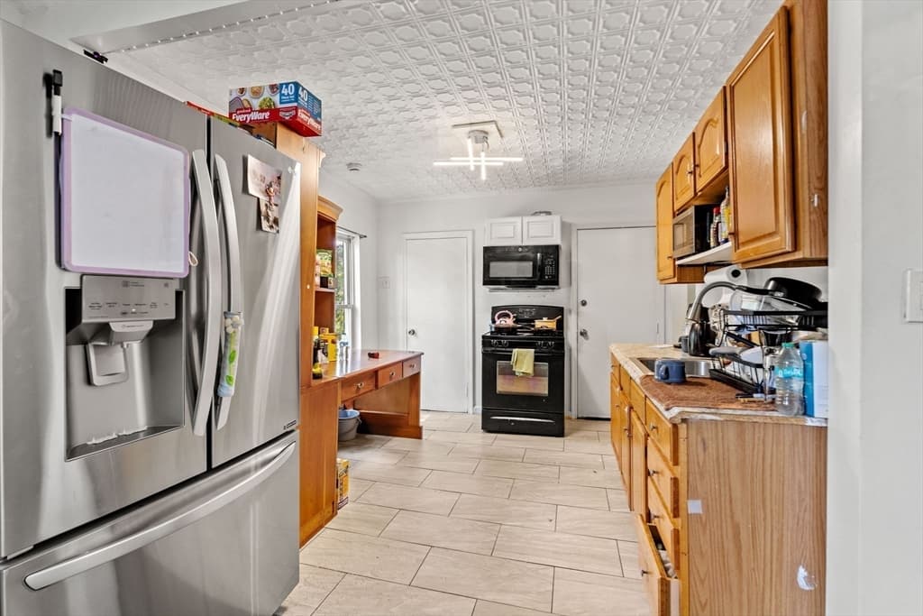 42 Albion Street, Lowell MA 01850 photo 9