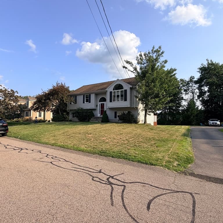 11 Thyme Ln, North Attleboro MA 02760