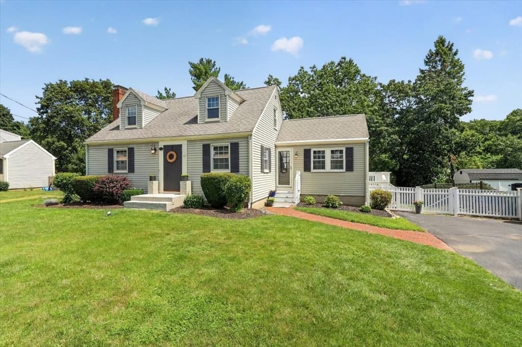 39 Gerard Rd, Norwell MA 02061 photo 2