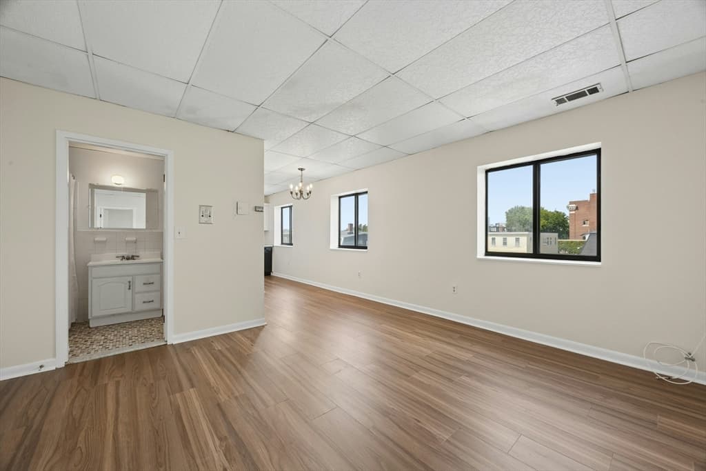 549 E 4th St # D5, Boston MA 02127 photo 3