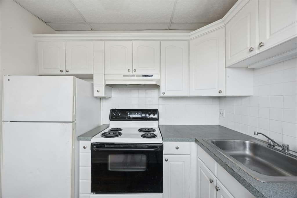 549 E 4th St # D5, Boston MA 02127 photo 5
