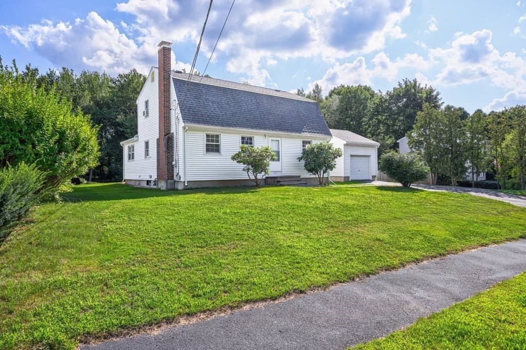 107 Bumble Bee Circle, Shrewsbury MA 01545 photo 3