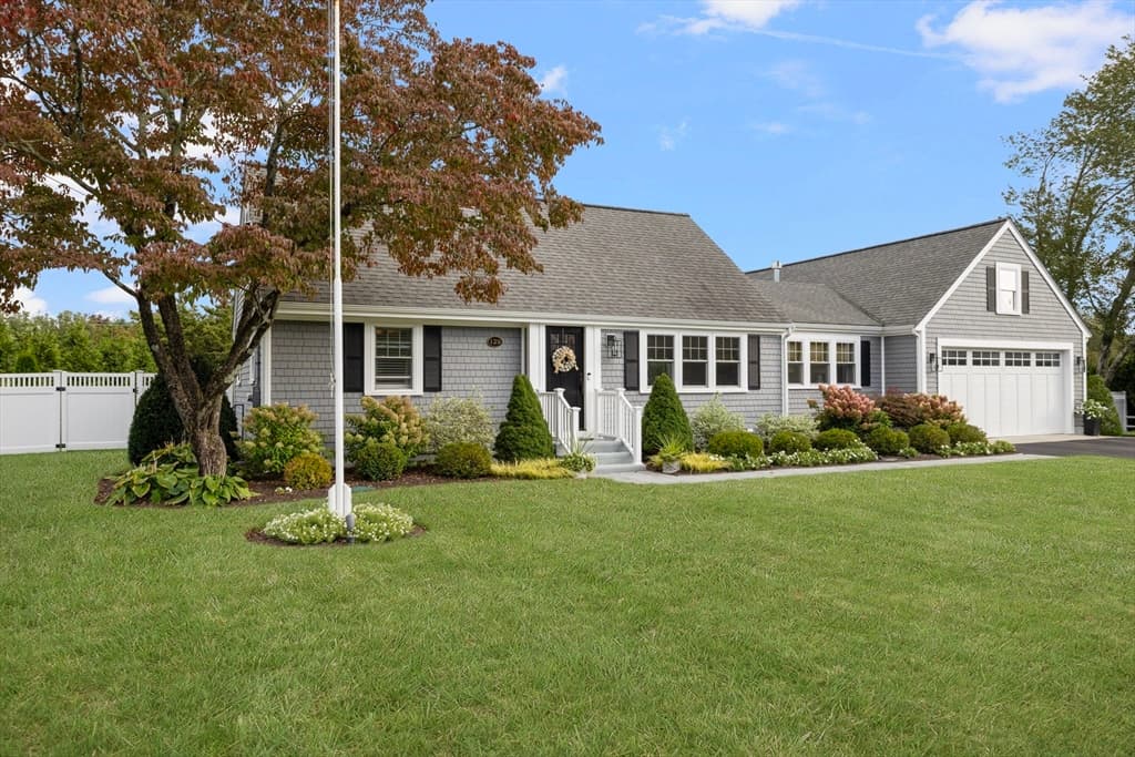 129 Fieldwood Ave, Seekonk MA 02771