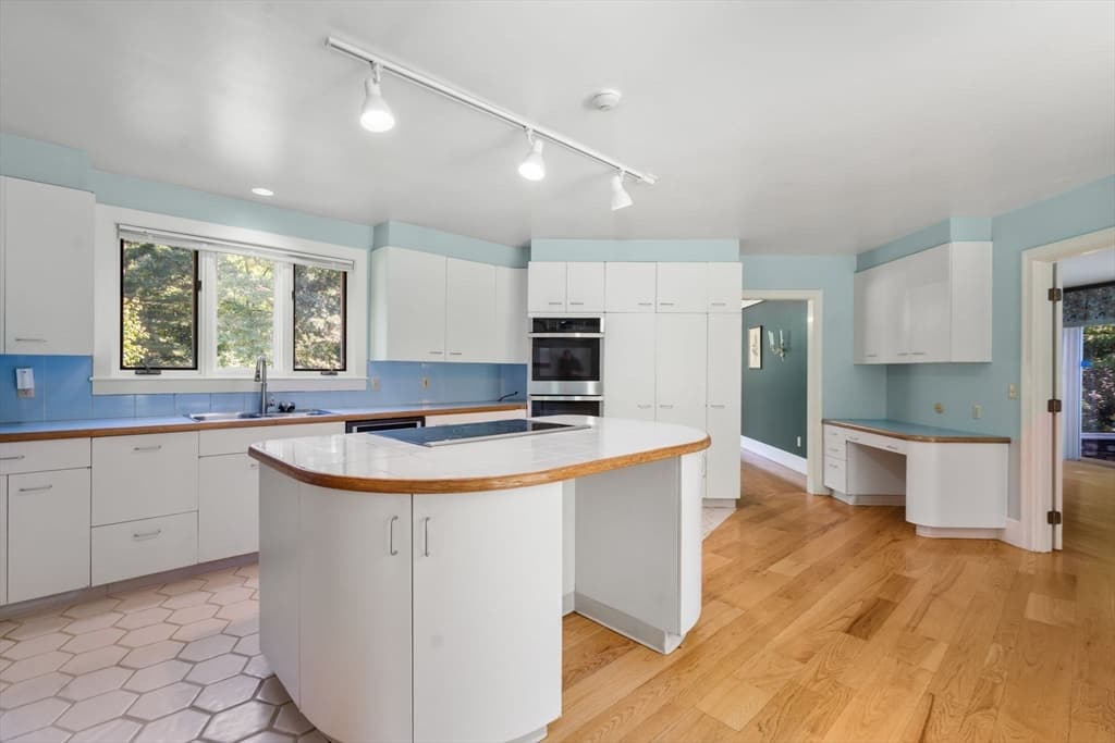 110 Northfield Rd, Lunenburg MA 01462 photo 5