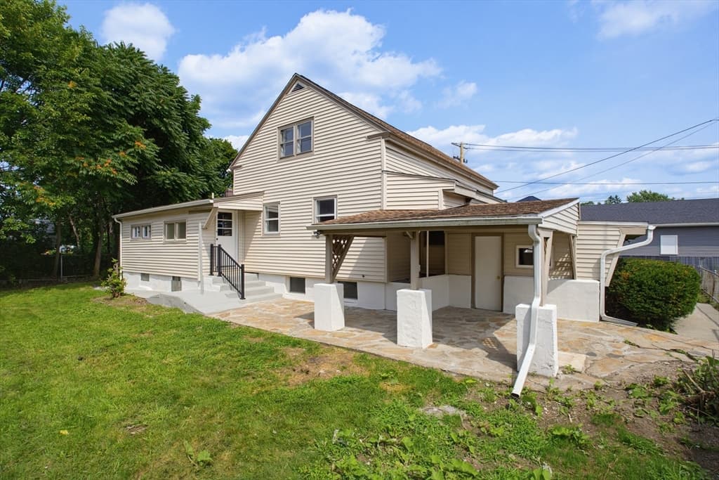 Single Family Residence at 1 Railroad Ct, Millbury MA 01527, Millbury, photo 2 of 31